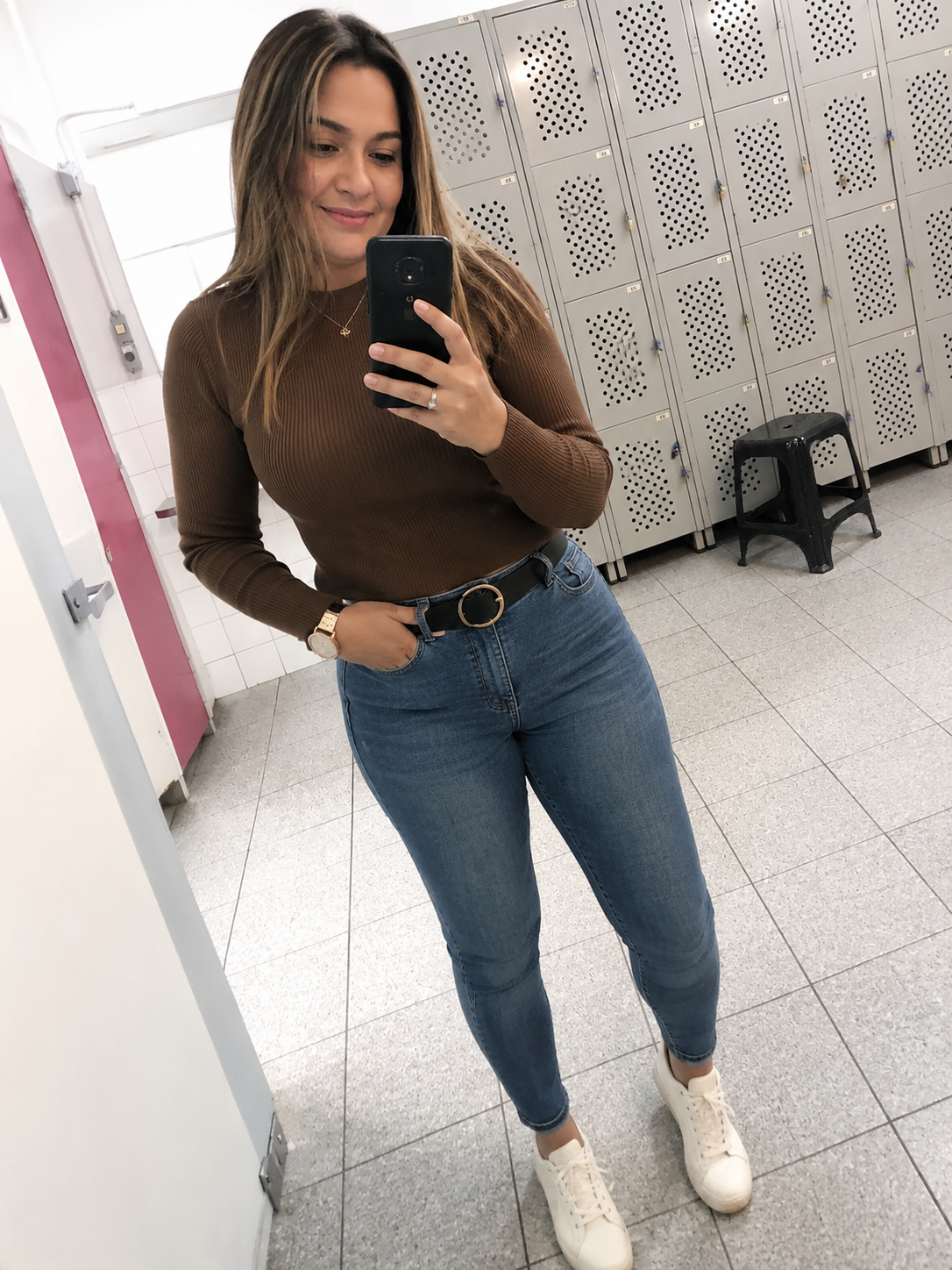 files/senora_perfil.png